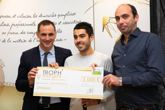 TROPH’énergies: La cérémonie de remise des prix des Lauréats de l’Edition 2019 a eu lieu hier soir à l’Hôtel de Région TROPH’énergies: La cérémonie de remise des prix des Lauréats de l’Edition 2019 a eu lieu hier soir à l’Hôtel de Région