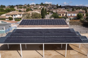 Installation photovoltaïque sur les toits de l'école des Cabassols (Veneles, 06/10/2022)
