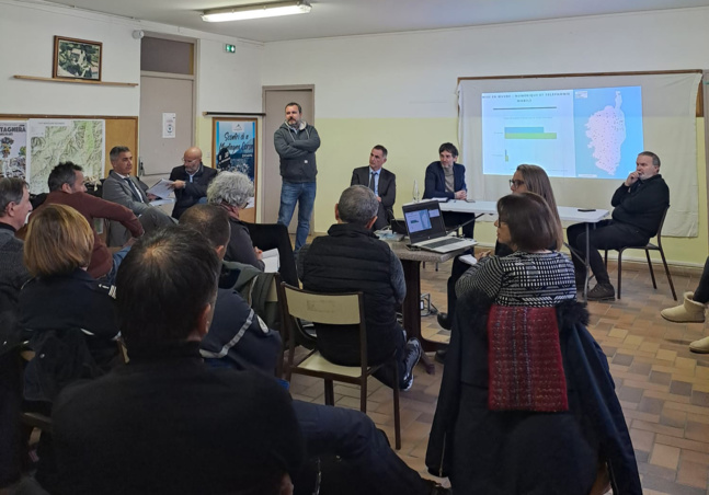 Echanges avec Gilles SIMEONI, Président du Conseil Exécutif de Corse et Julien PAOLINI, Président de l'AUE. Echanges avec Gilles SIMEONI, Président du Conseil Exécutif de Corse et Julien PAOLINI, Président de l'AUE.
