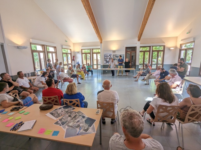 Ateliers participatifs, avec la population locale, à Brando.