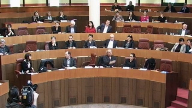 France 3 Corse : L'assemblée de Corse a adopté le plan d'aménagement et de développement durable