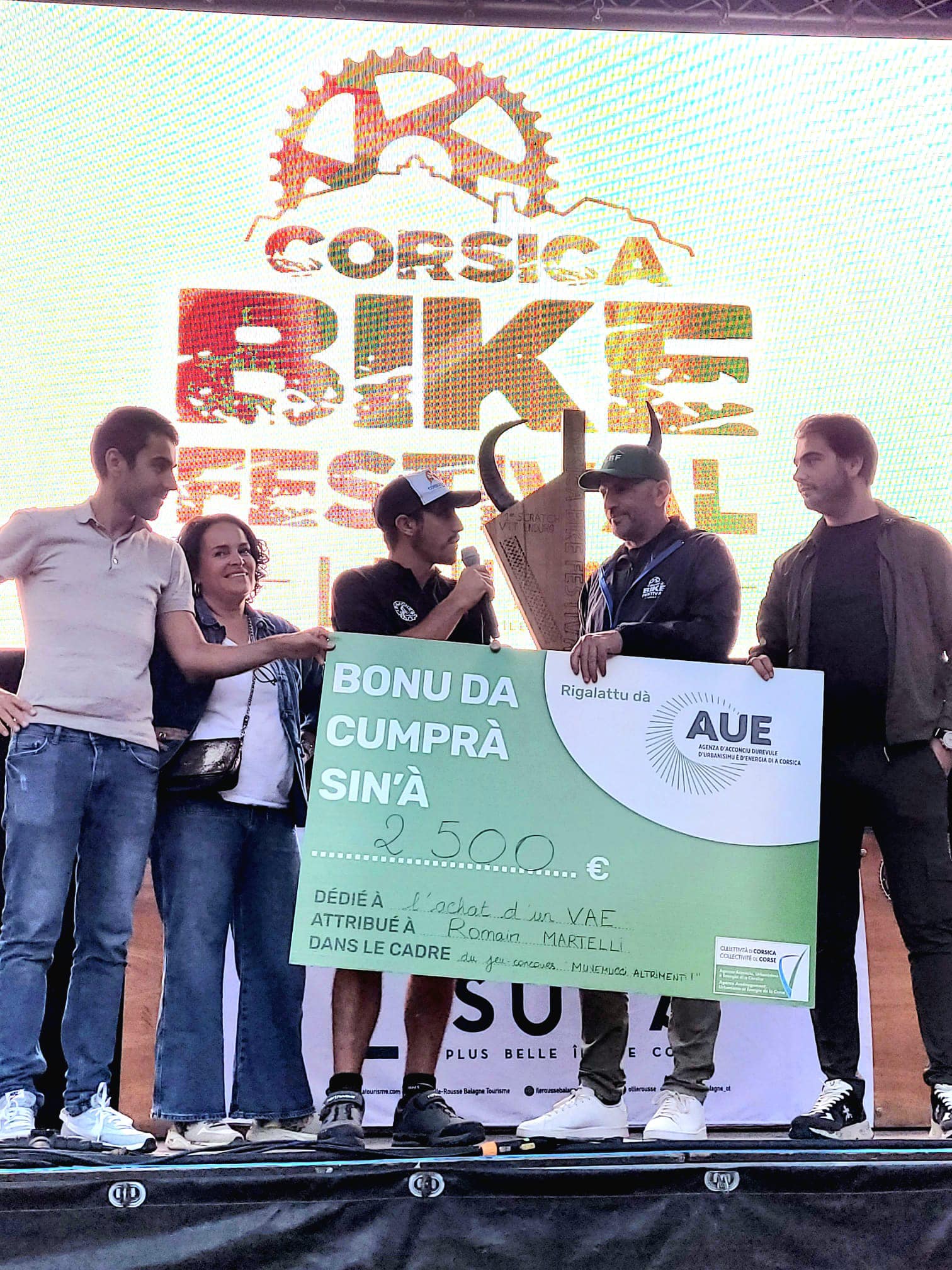 Corsica Bike Festival : Remise du prix au vainqueur, Romain Martelli.