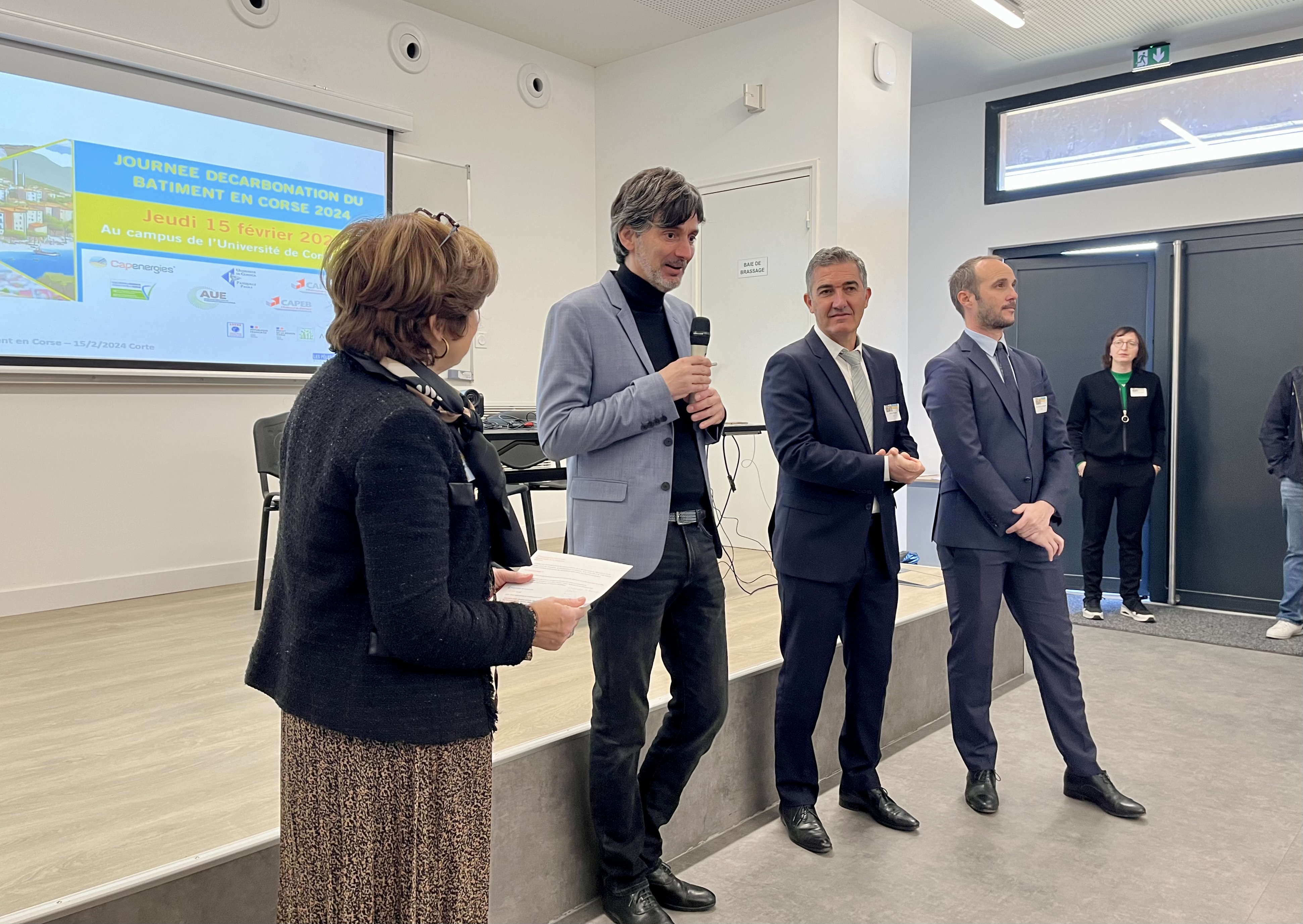 Une journée d’échanges pour la décarbonation du bâti Une journée d’échanges pour la décarbonation du bâti