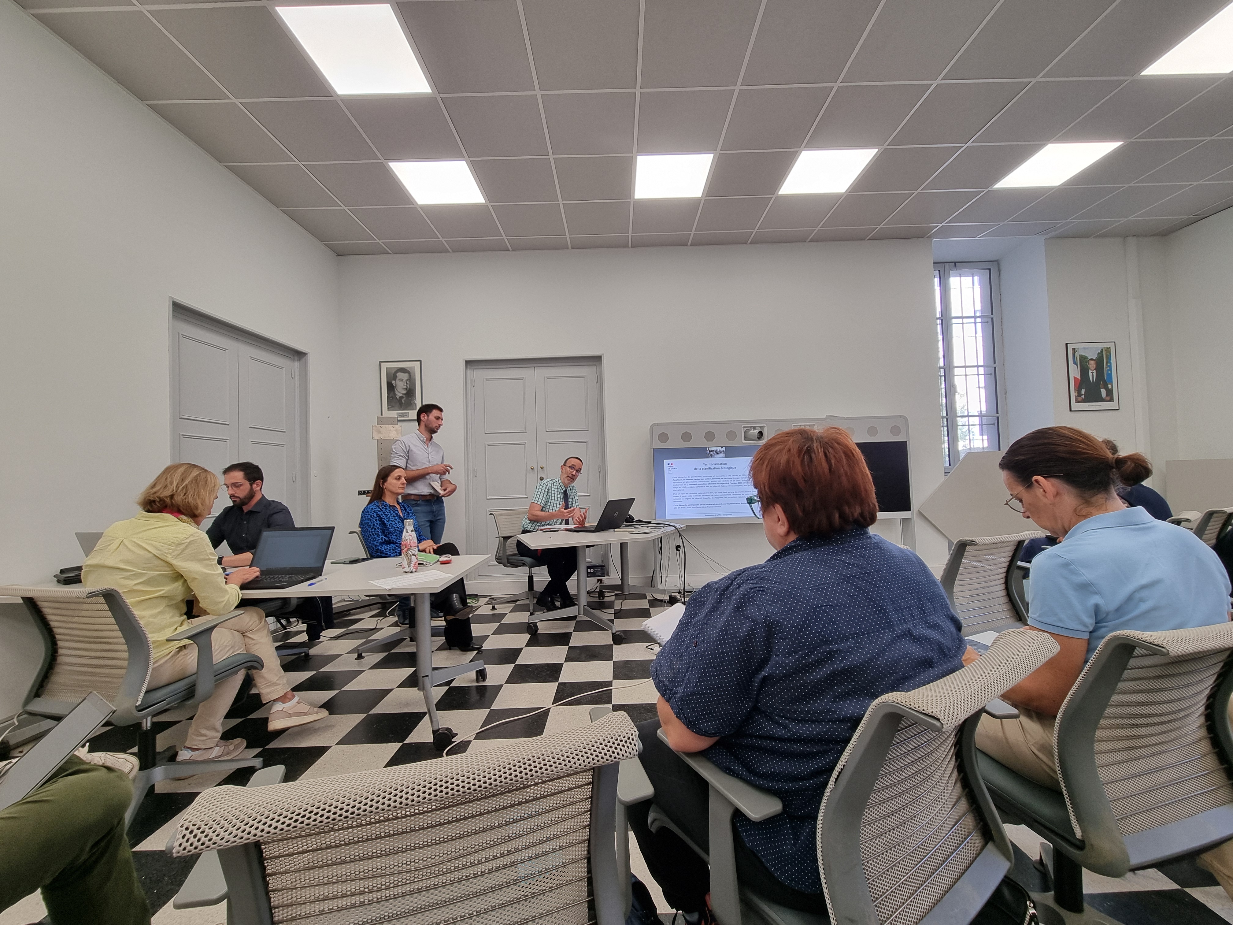 Le groupe de travail qui s'est tenu à la préfecture de Corse
