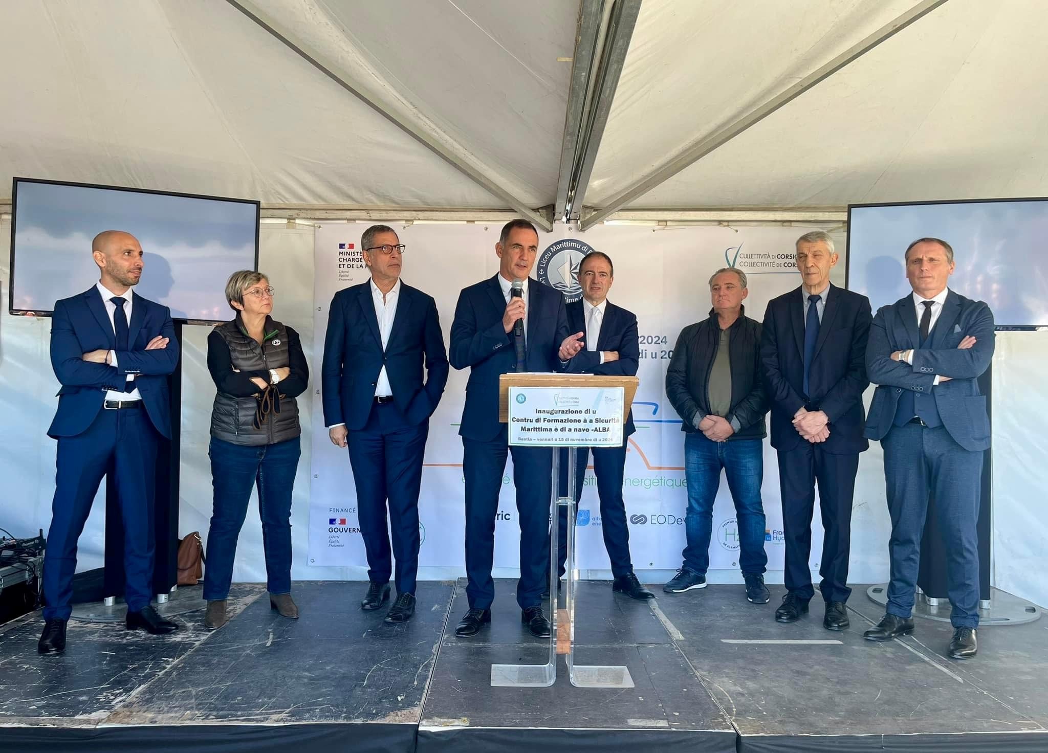 Lors de l'inauguration de l'Alba le 15 novembre sur le vieux port de Bastia