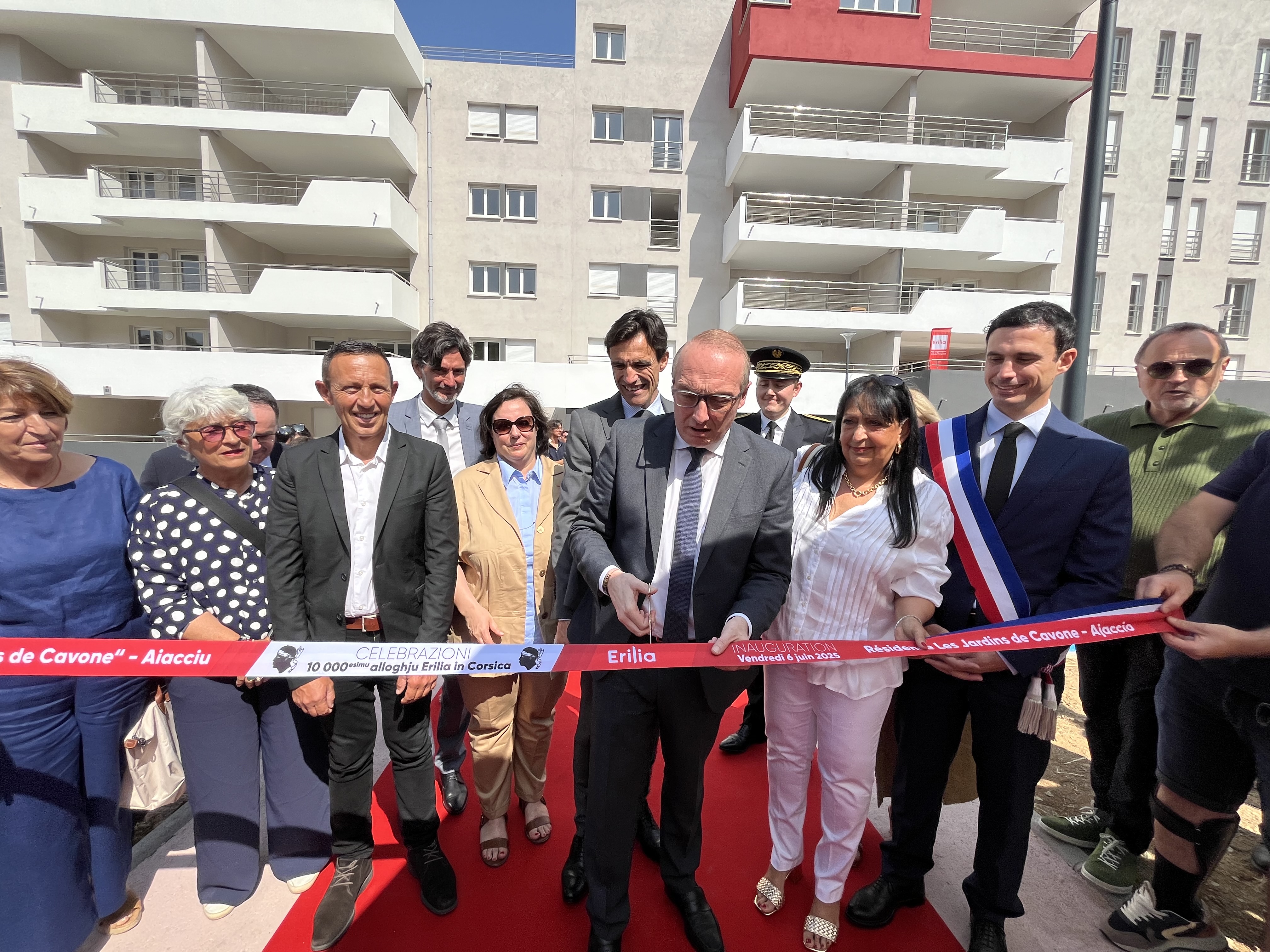 10 000 logements sociaux et des rénovations à venir 10 000 logements sociaux et des rénovations à venir